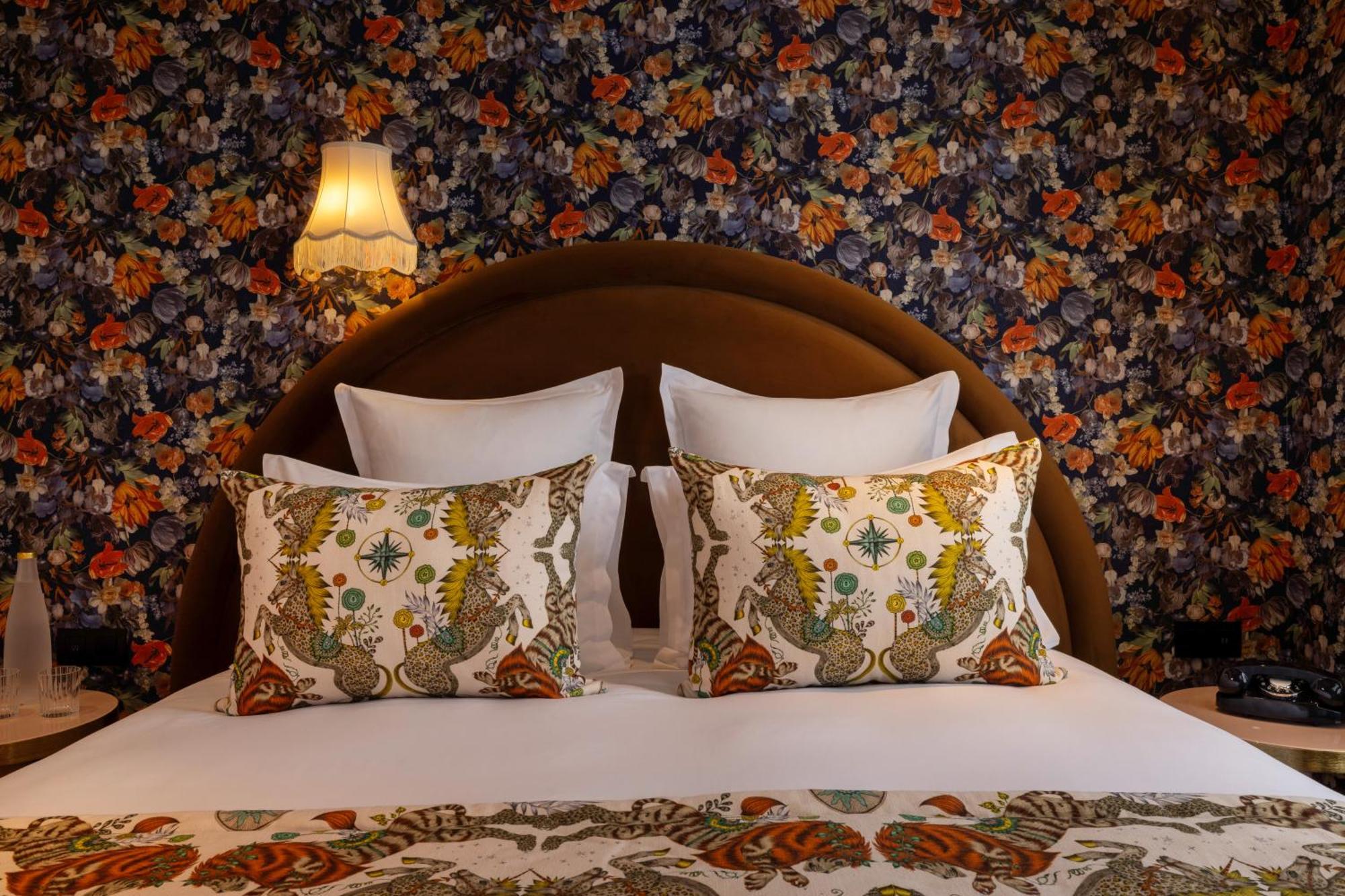 Hotel Ginette A La Folie & Spa Paris Exterior photo