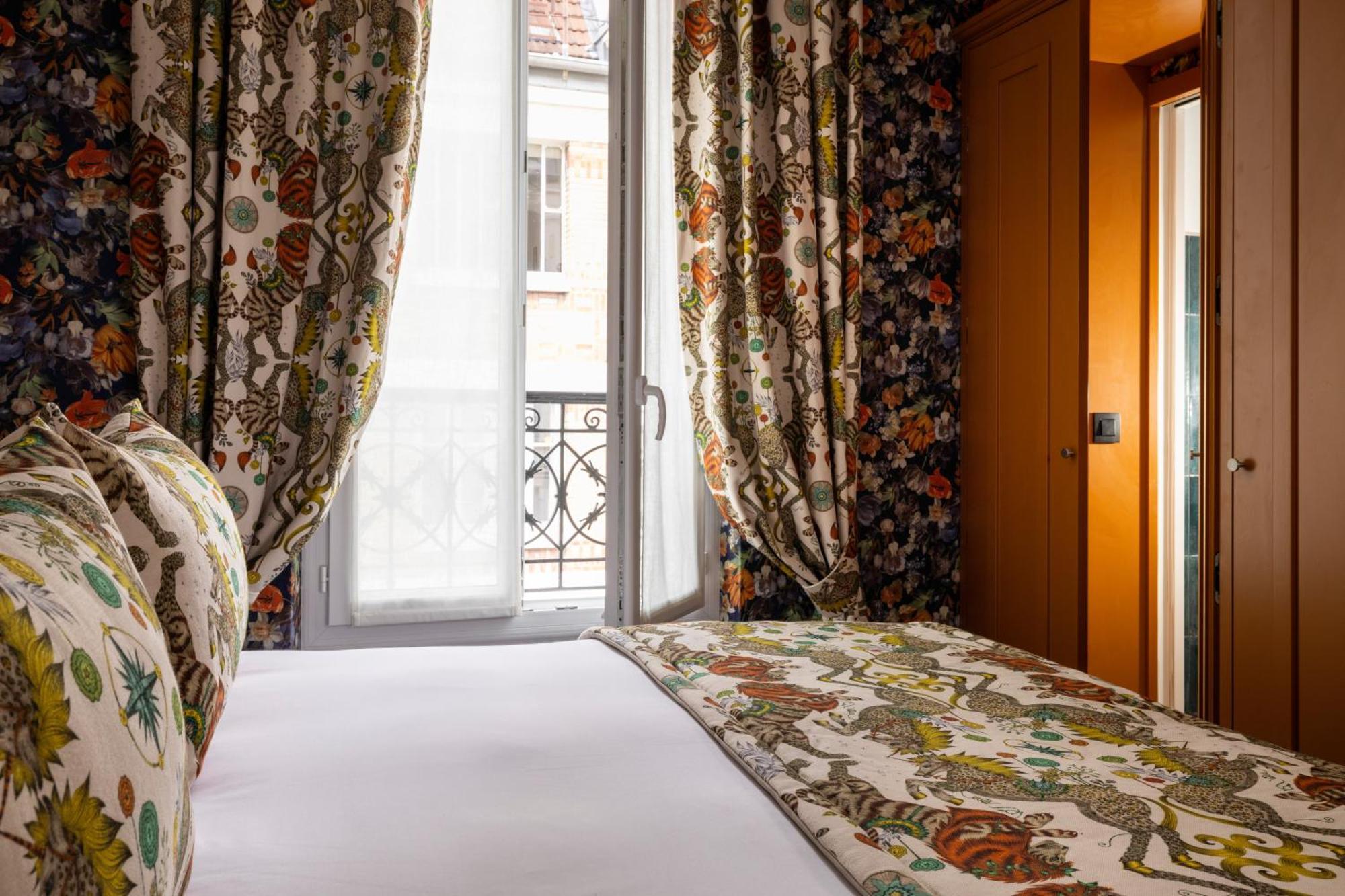 Hotel Ginette A La Folie & Spa Paris Exterior photo