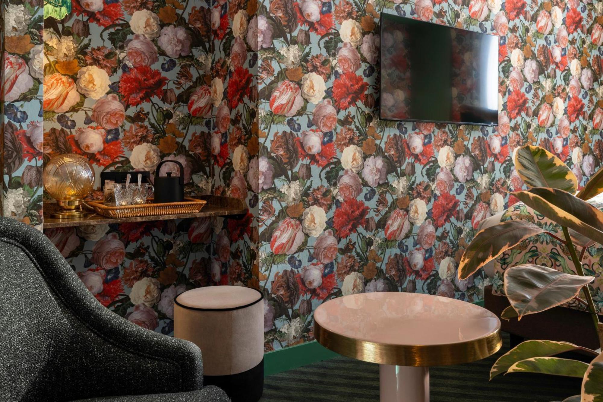 Hotel Ginette A La Folie & Spa Paris Exterior photo