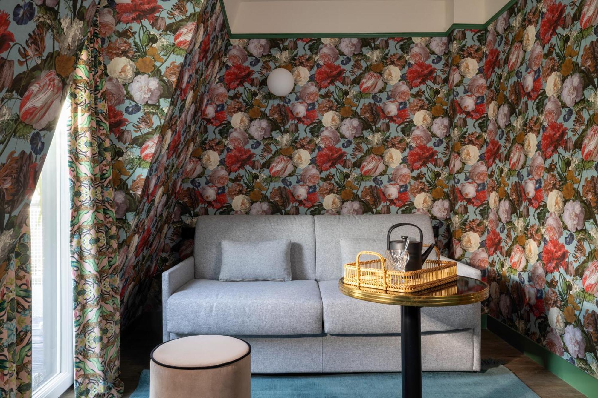 Hotel Ginette A La Folie & Spa Paris Exterior photo
