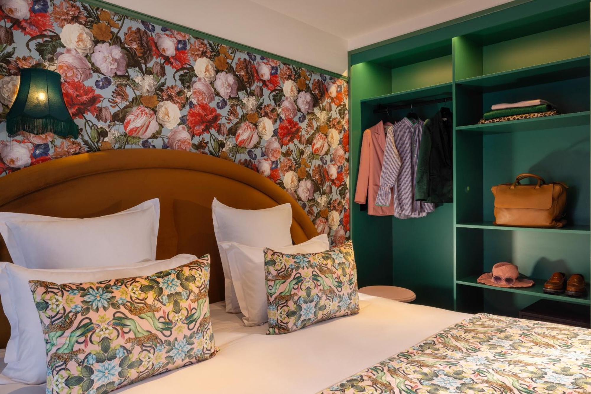 Hotel Ginette A La Folie & Spa Paris Exterior photo