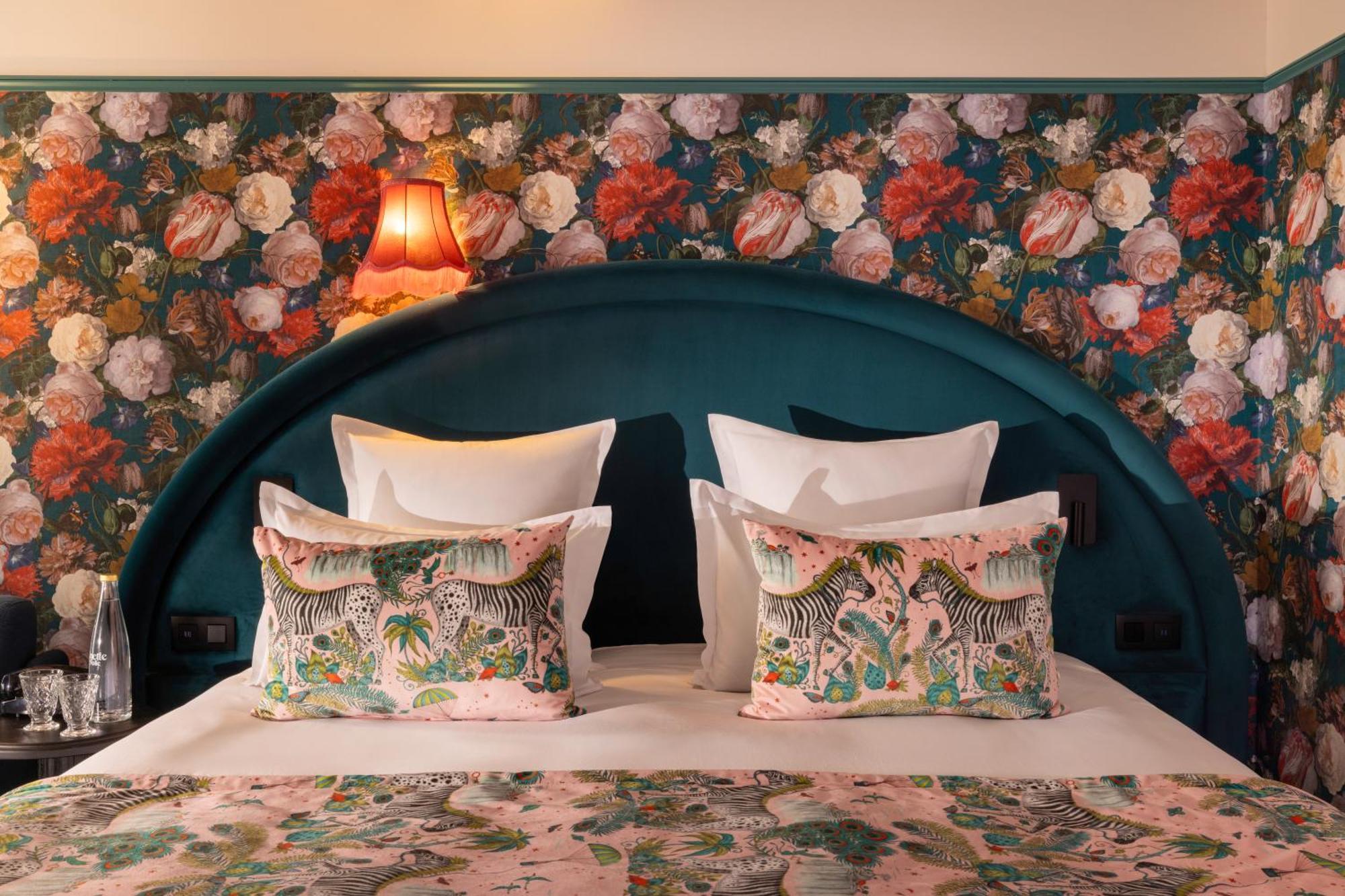 Hotel Ginette A La Folie & Spa Paris Exterior photo